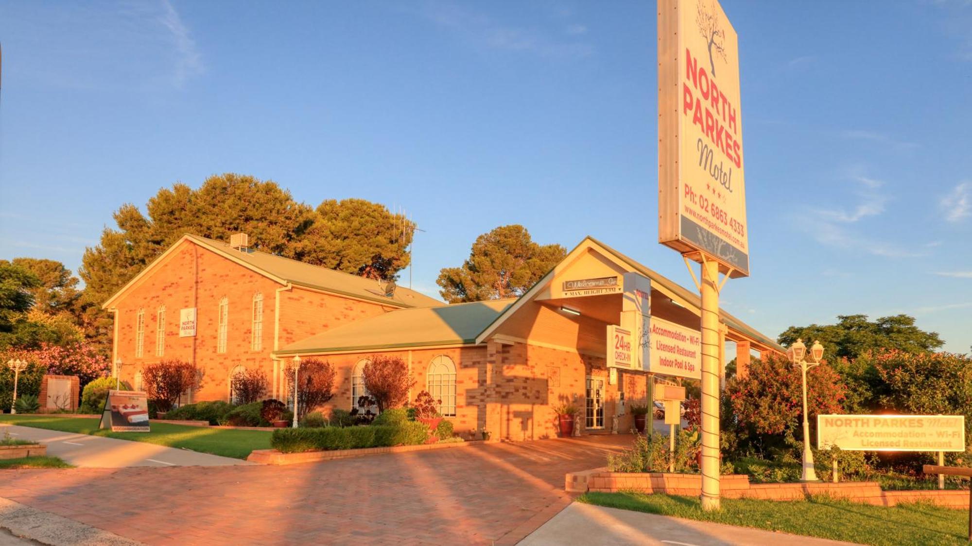 North Parkes Motel Exteriér fotografie